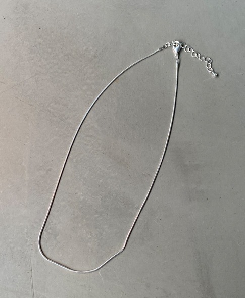 thin simple necklace
